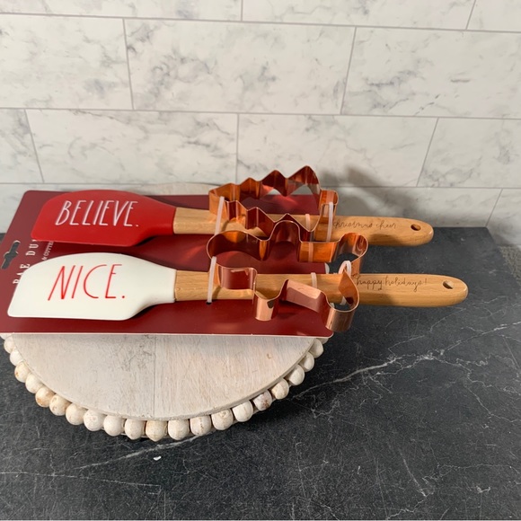 Rae Dunn 4 pcs Spatula set & cookie cutters  Christmas - Picture 6 of 6